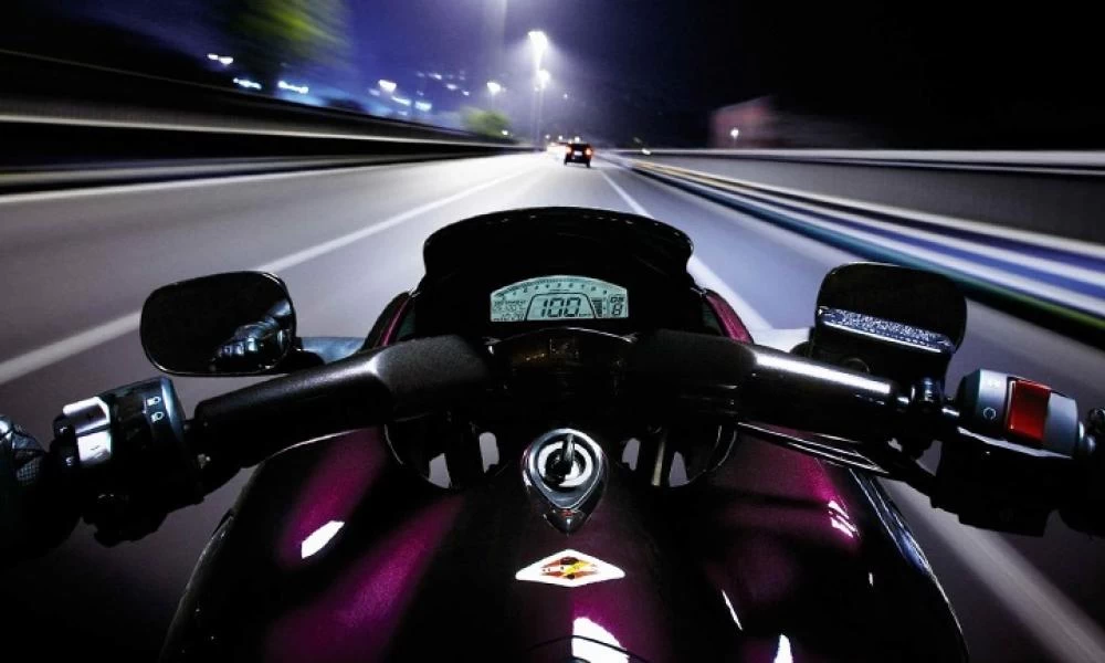 Αυστραλία: Μοτοσυκλέτα «καρφώνεται» με ταχύτητα 150χλμ/ώρα σε φορτηγό